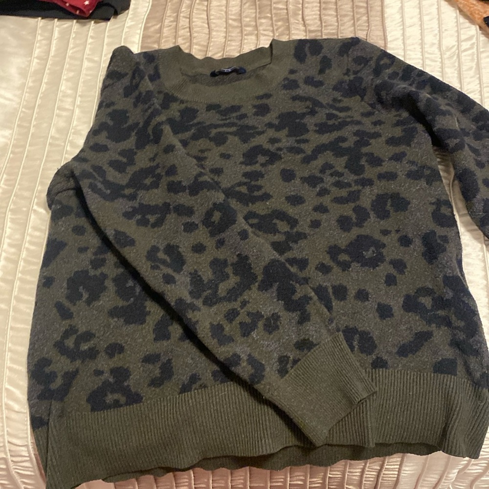 Green Leopard Print sweater (L)